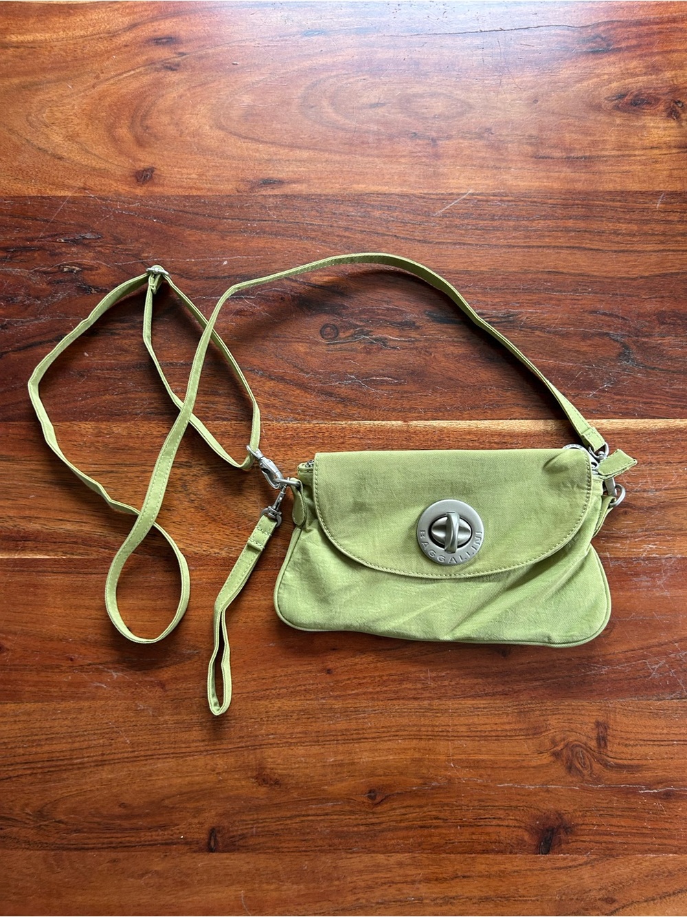 Rare baggalini calais green small nylon crossbody purse bag